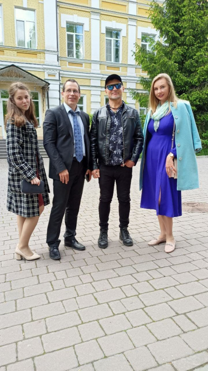 Заснування Асоціації друзів Охматдиту