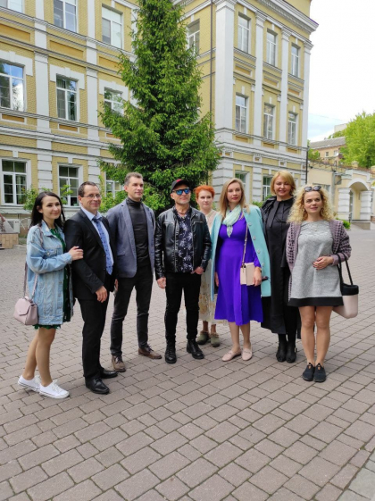 Заснування Асоціації друзів Охматдиту